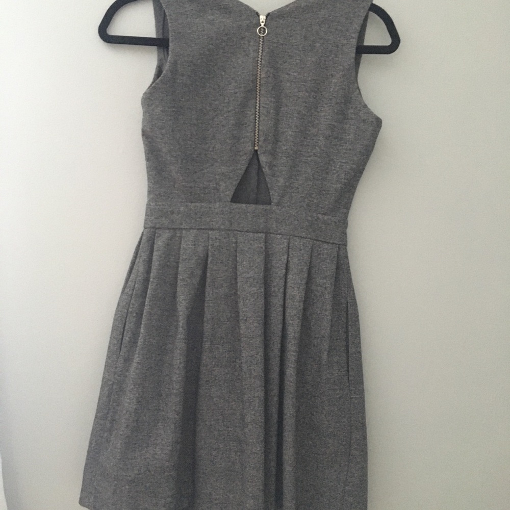 Grey Button-Down Dress 👗 - Picture 5 of 5